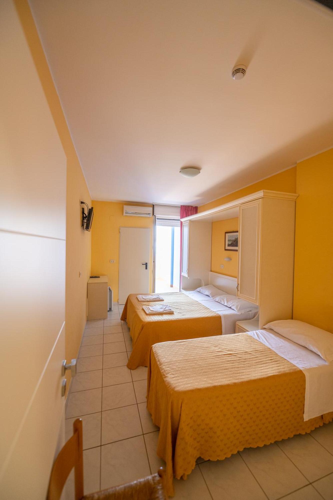 Di Matteo Hotel Roseto Degli Abruzzi Luaran gambar