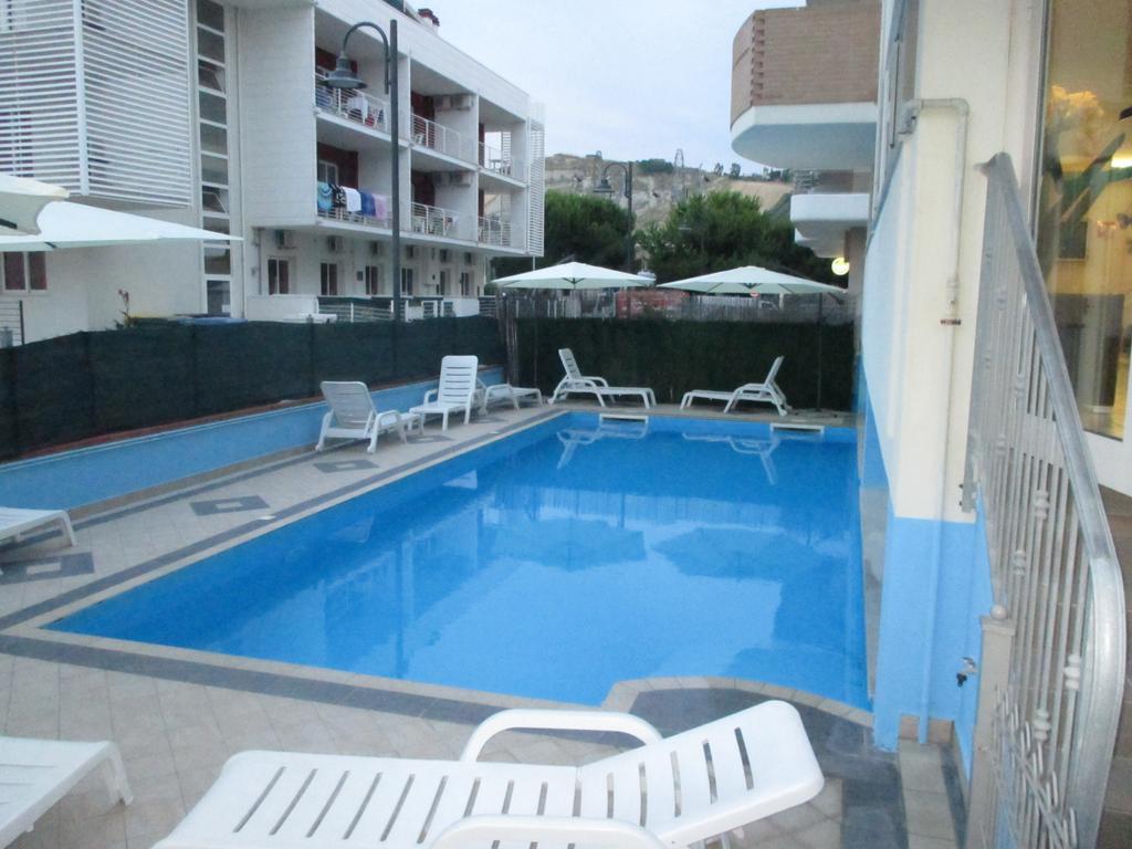 Di Matteo Hotel Roseto Degli Abruzzi Luaran gambar